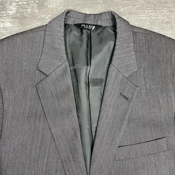 Jos A Bank Signature Cambridge Grey Herringbone Suit 42L display picture 1